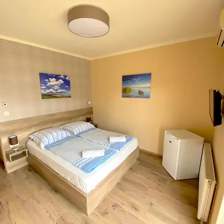 Unio Vendeghaz 2 4* Siófok