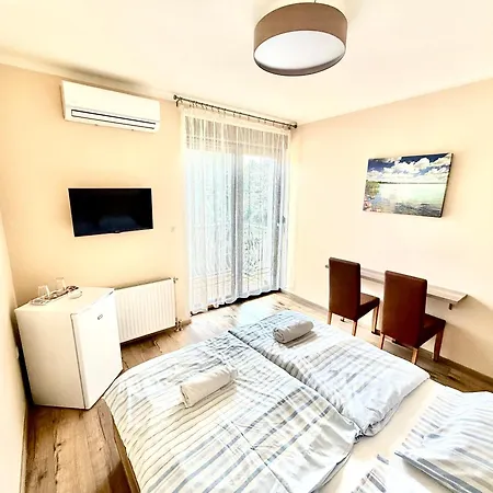 Unio Vendeghaz 2 4* Siofok