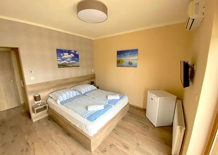 Unio Vendeghaz 2 4* שיופוק