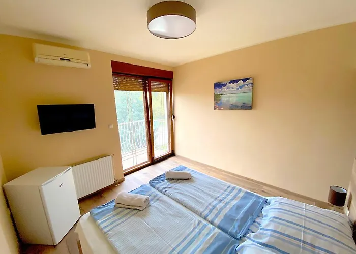 בית הארחה Unio Vendeghaz 2 שיופוק